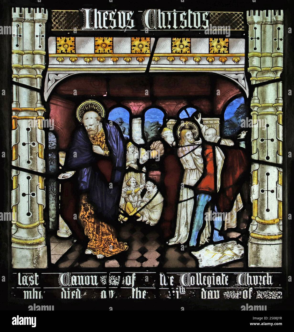 Una prima vetrata colorata del 1878 dai Kempe Studios, raffigurante la negazione di San Pietro, la chiesa di San Pietro, Clayworth, Nottinghamshire. Foto Stock