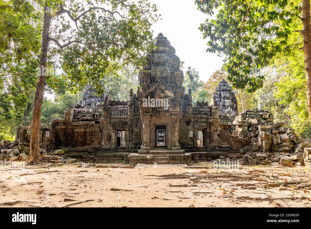 L'antico tempio indù Ta Som khmer rovinato dimenticato nascosto nelle giungle, il parco archeologico di Angkor, Siem Reap, Cambogia Foto Stock