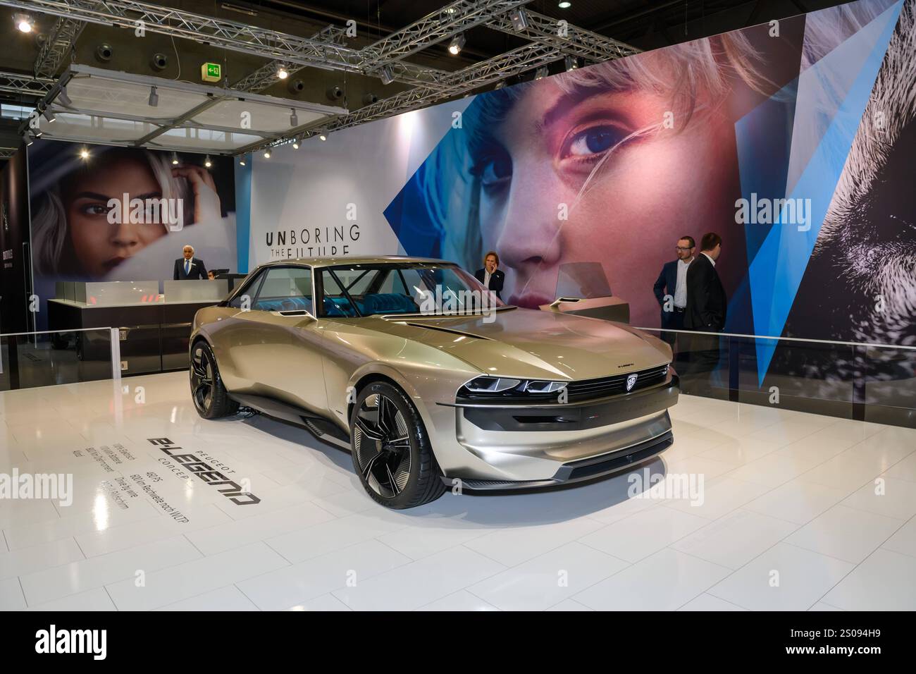 vienna, austria, 15 gennaio 2020, autoshow, peugeot e-legend concept cat, limousine elettrica *** wien, österreich, 15. januar 2020, autoshow, peugeot e Legend Concept Cat, limousine mit elektroantrieb Copyright: xx Foto Stock