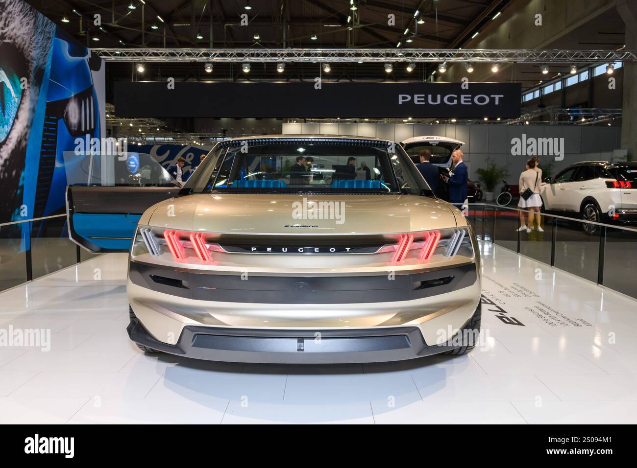 vienna, austria, 15 gennaio 2020, autoshow, peugeot e-legend, coupé elettrico *** wien, österreich, 15. januar 2020, autoshow, peugeot e Legend, coupe mit elektroantrieb Copyright: xx Foto Stock