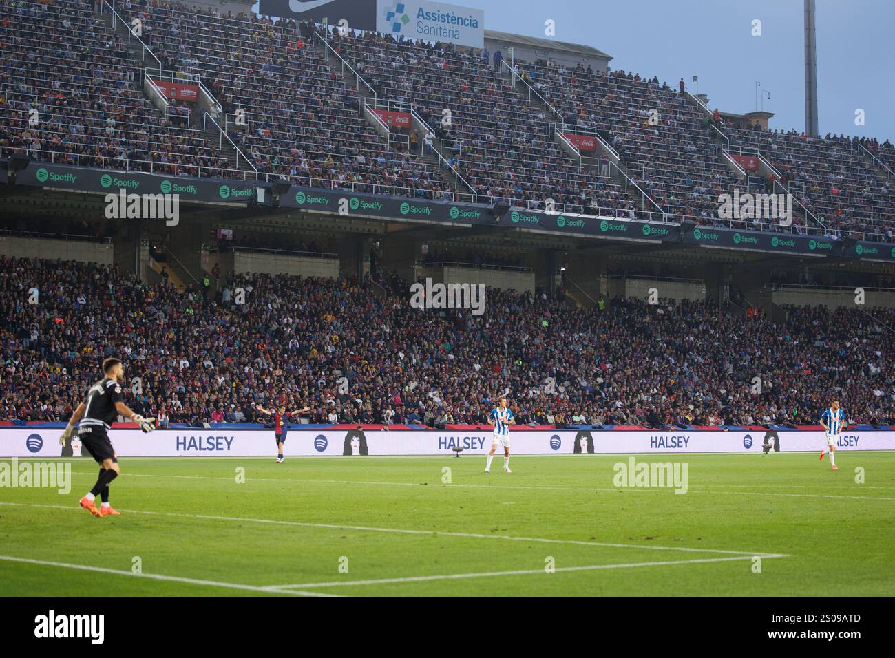 Barcellona, Spagna. 3 novembre 2024. Il banner mostra il nuovo album Halsey durante la partita LaLiga EA Sports tra FC Barcelona e RCD Espanyol Foto Stock