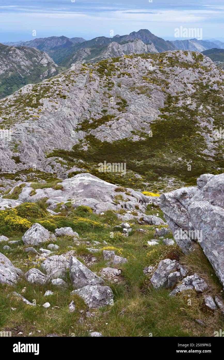 Trekking fino a pena Main nel Parco Nazionale Picos de Europa, Spagna Foto Stock