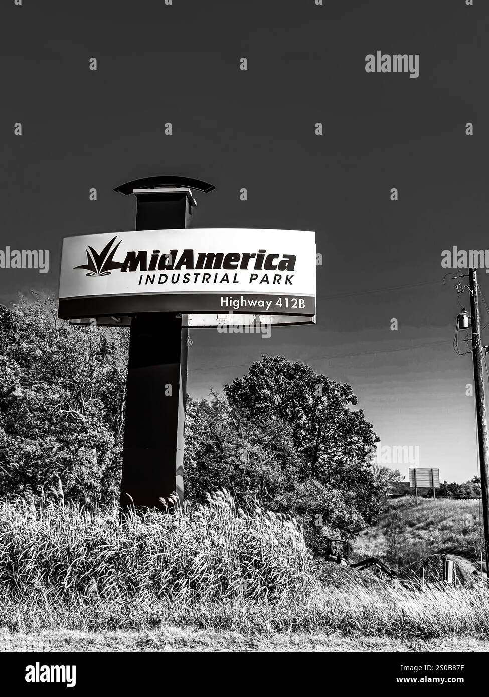 Pryor, Oklahoma, Stati Uniti d'America - 10.24.2024: Cartello d'ingresso al MidAmerica Industrial Park Foto Stock