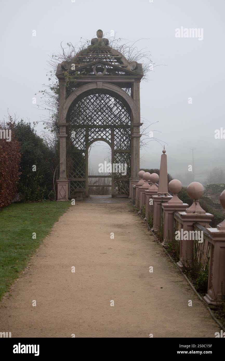 Giardino elisabettiano, castello di Kenilworth, Warwickshire, Inghilterra, Regno Unito Foto Stock