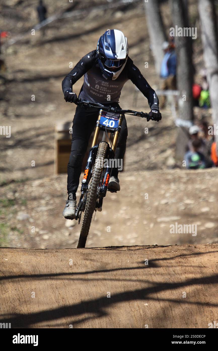 Tennessee National Mountain Bike Festival 2024 Downhill Event al WindRock Bike Park di Oliver Springs, Tennessee, Stati Uniti. Foto Stock