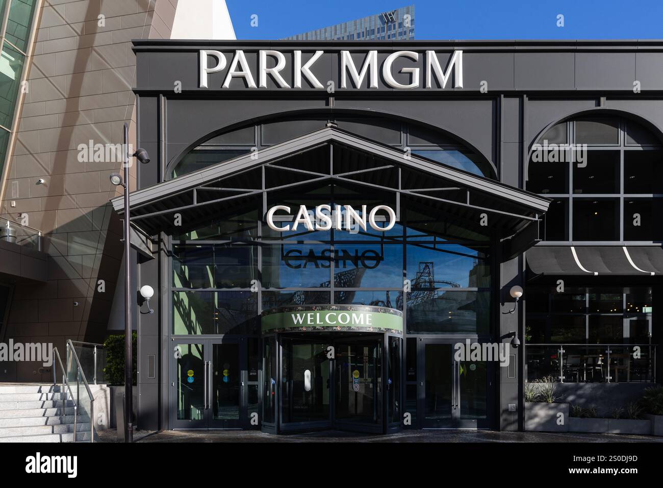 Il Park MGM Las Vegas, precedentemente chiamato Monte Carlo Casino, è un resort contemporaneo facente parte della MGM Collection e di proprietà di Vici Properties. Foto Stock