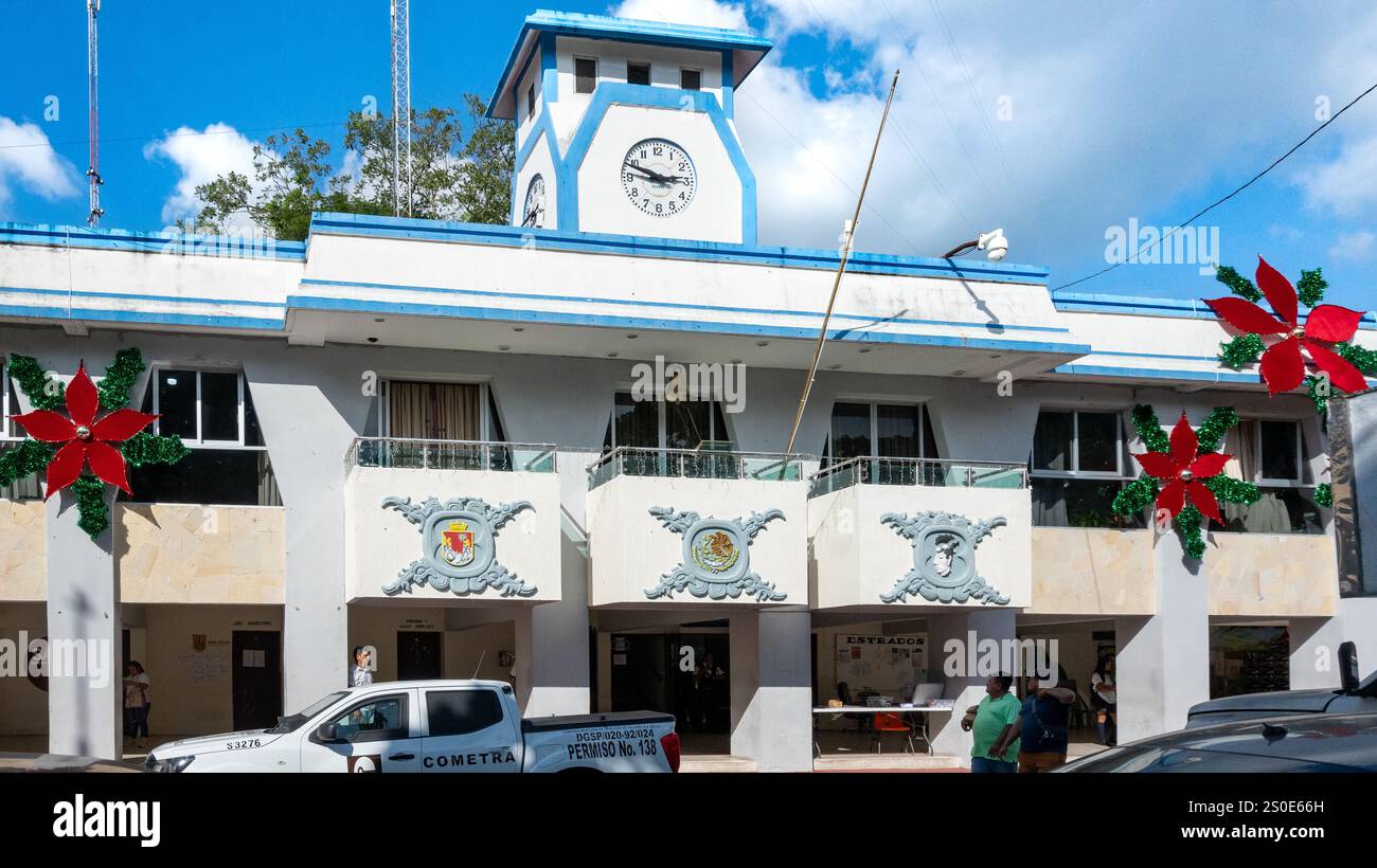 Palenque, Chiapas, Messico, facciata del Palacio Municipal de Palenque, solo editoriale. Foto Stock