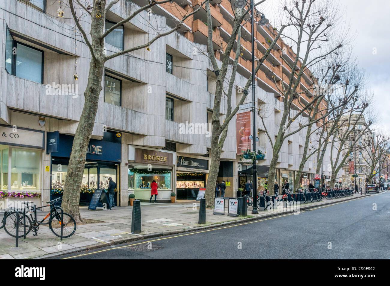 Uno sviluppo ad uso misto di negozi e appartamenti residenziali al 100 di Hatton Garden, Londra EC1. Foto Stock