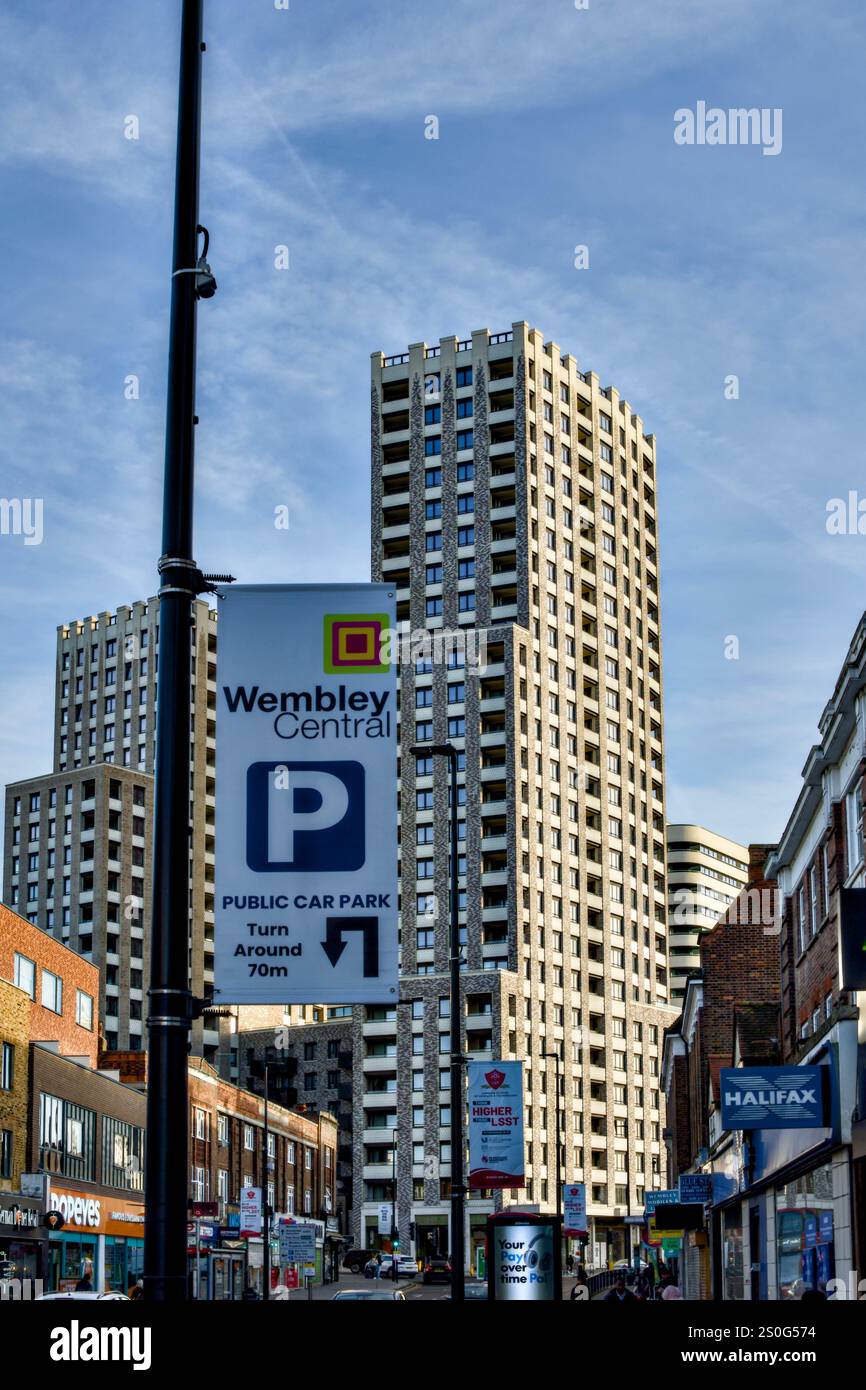Uncle Apartments Residential Towers, Wembley Central, Borough of Brent, Londra, Inghilterra, REGNO UNITO Foto Stock
