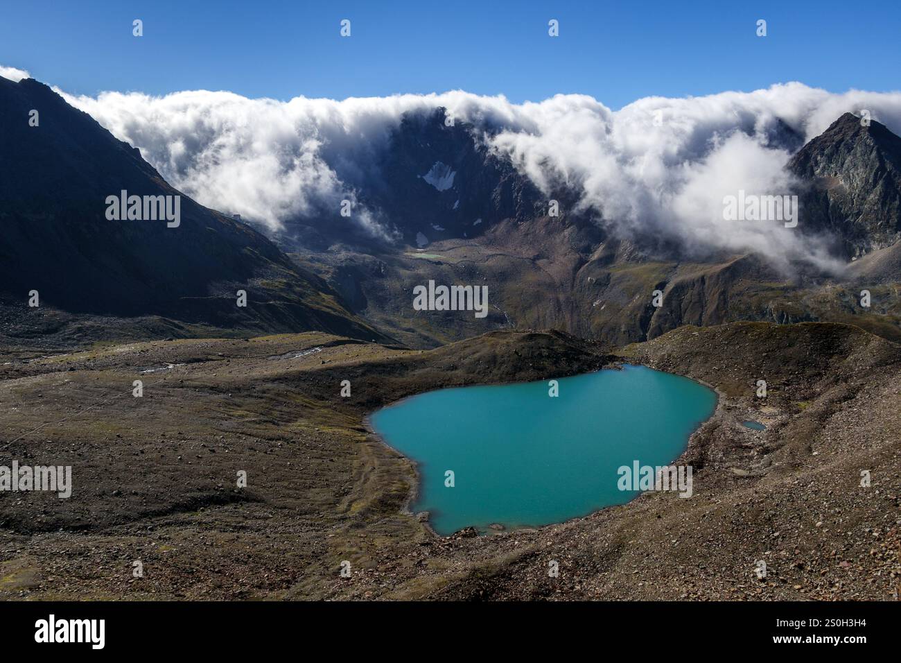 Lago alpino di Triebenkarsee. Alta valle del Windachtal. Alpi dello Stubai. Tirolo. Austria. Europa. Foto Stock