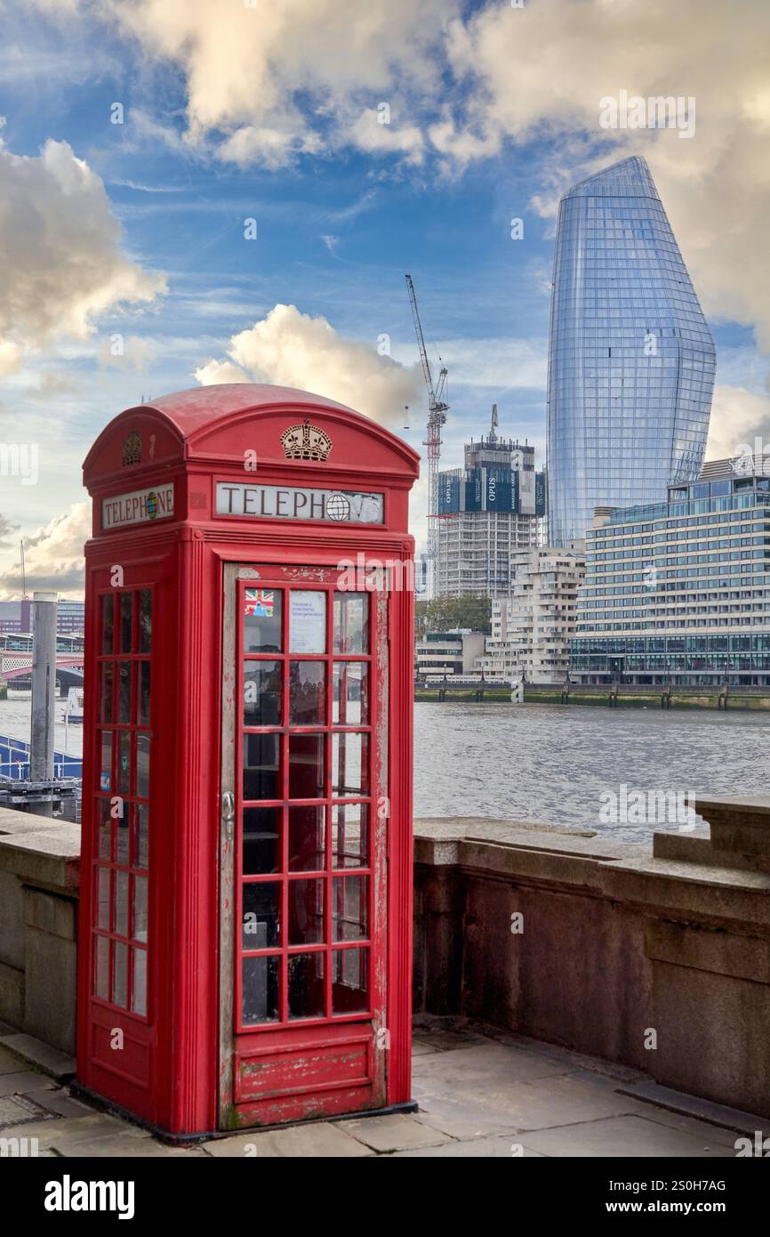 Blackfriars, Bankside Building, Temple, Tamigi River, Londra, Inghilterra, Regno Unito Foto Stock