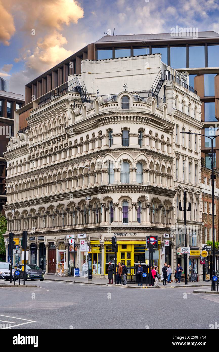 Snappy Snaps, Albert Buildings, Queen Victoria St, Londra, Inghilterra, REGNO UNITO Foto Stock