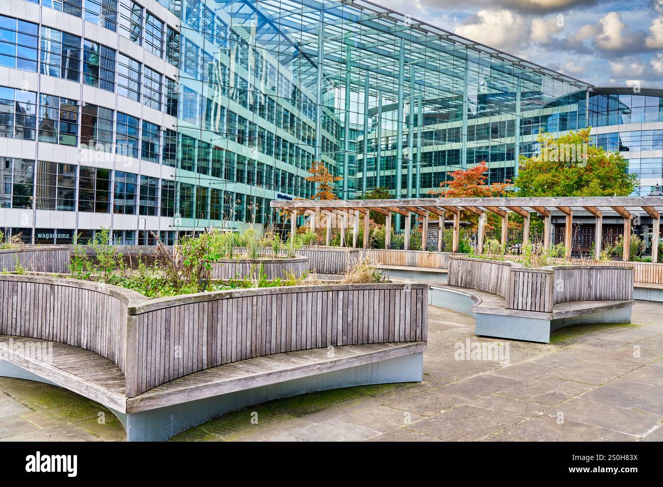 Tower Place, Lower Thames St, edifici del quartiere finanziario, Londra, Inghilterra, Regno Unito Foto Stock