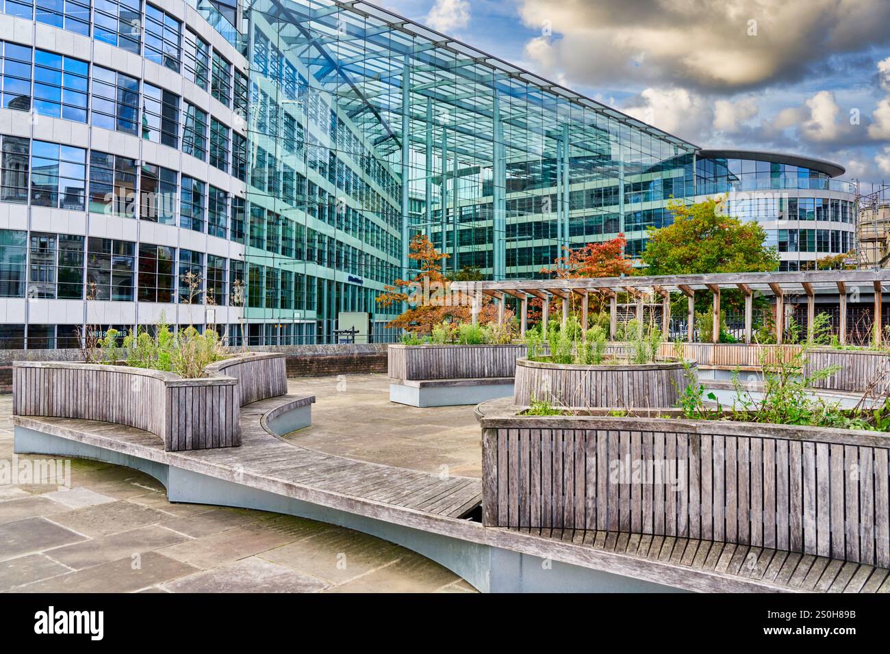 Tower Place, Lower Thames St, edifici del quartiere finanziario, Londra, Inghilterra, Regno Unito Foto Stock