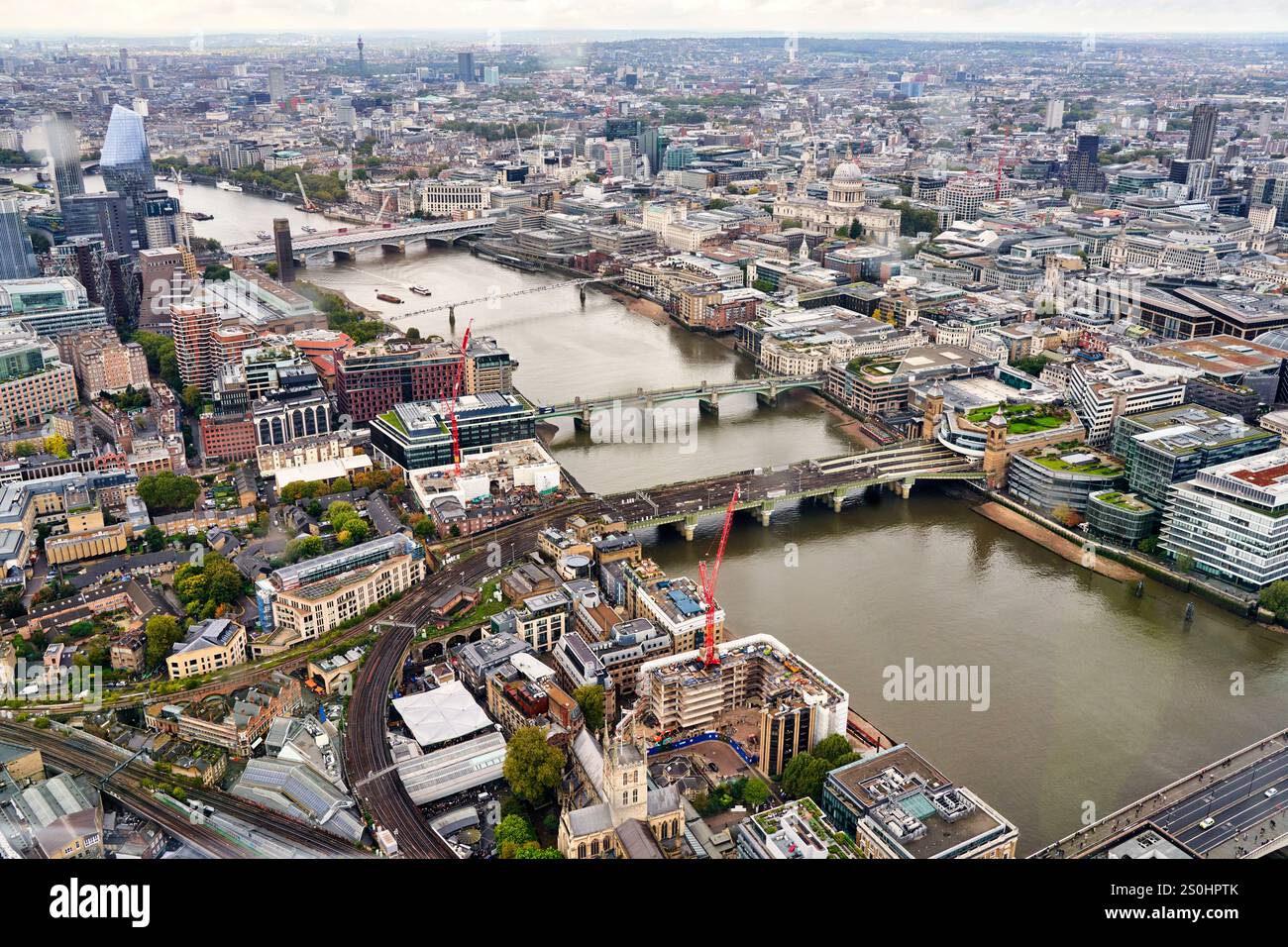 Tamigi, vista dallo Shard, Londra, Inghilterra, Regno Unito Foto Stock