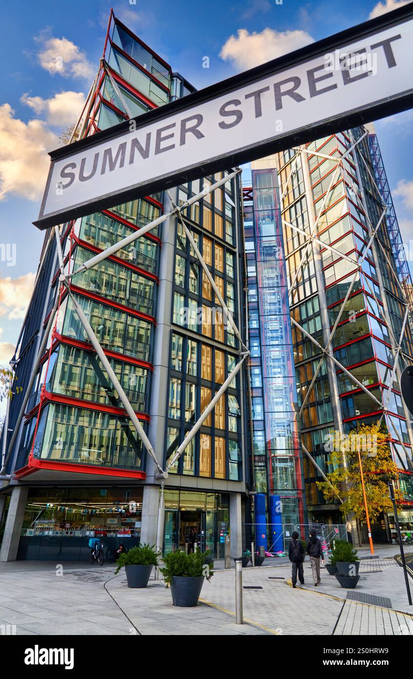 Edifici di forma esagonale, Bankside, Sumner St, Londra, Inghilterra, REGNO UNITO Foto Stock