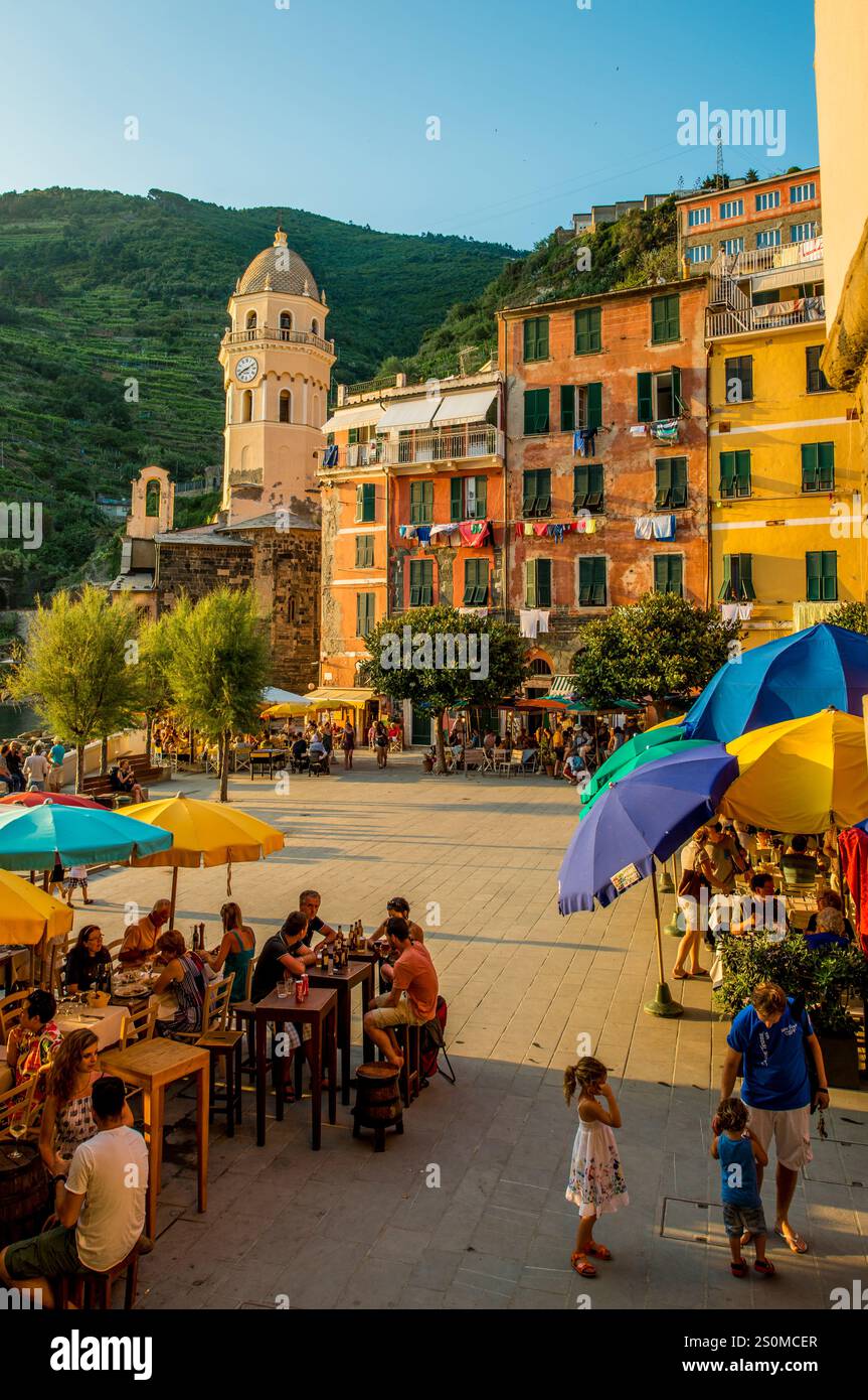 Chiesa di Santa Margheritte de Antiochia, Piazza Marconi, la Spezia, Vernazza, cinque Terre, Italia. Foto Stock