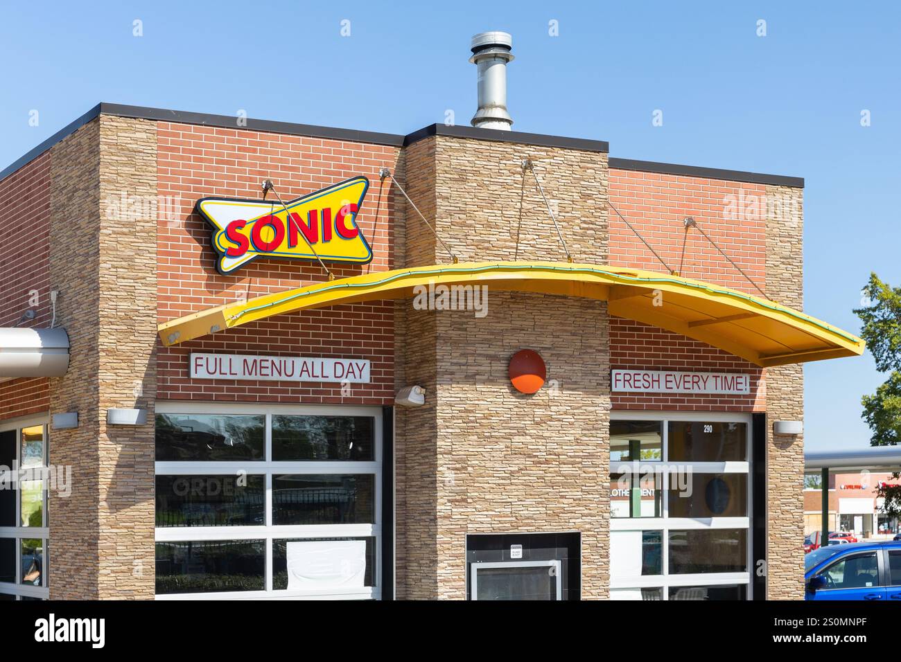 Sonic Drive-in è un'azienda americana di fast food drive-in, di proprietà di Inspire Brands, con oltre tremila sedi. Foto Stock