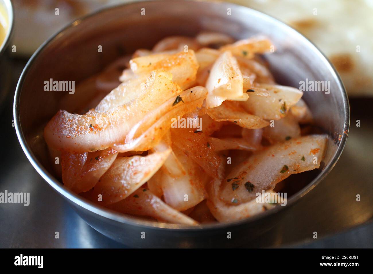 Cucina indiana: Achar (sottaceti di cipolla dell'Asia meridionale) Foto Stock
