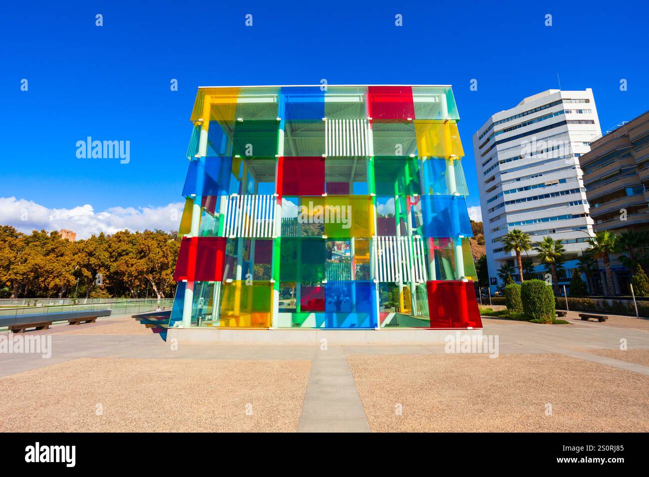 Malaga, Spagna - 23 ottobre 2021: Il Centre Pompidou Malaga è una sede del Centro Nazionale di Arte e Cultura Georges Pompidou di Francia Foto Stock