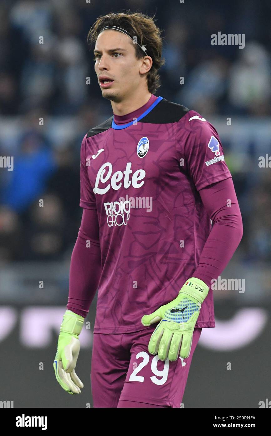 Roma, Lazio. 28 dicembre 2024. Marco Carnesecchi dell'Atalanta durante la partita di serie A tra Lazio e Atalanta allo stadio Olimpico di Roma, 28 dicembre 2024. Credito: massimo insabato/Alamy Live News Foto Stock