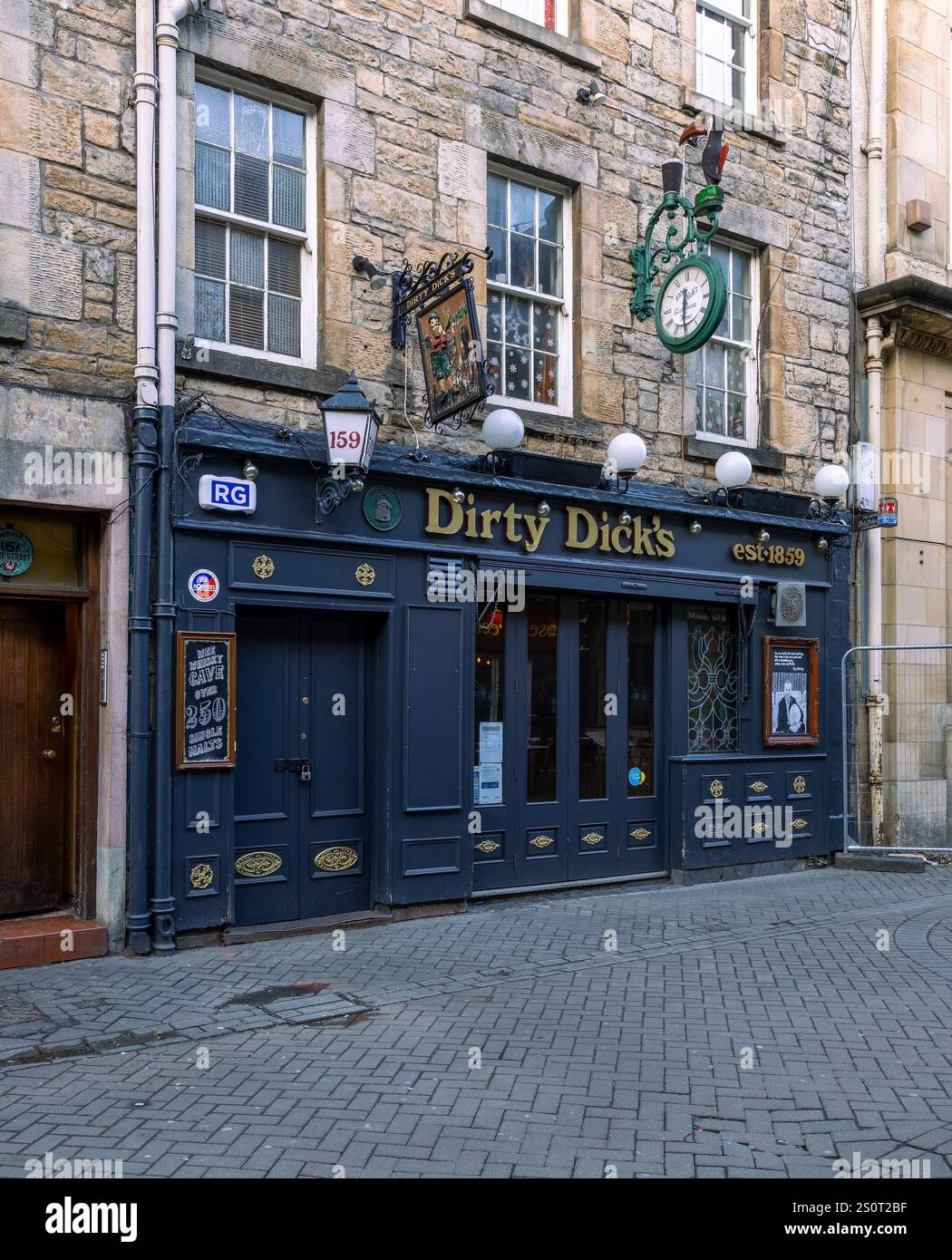 Il pub è chiuso il giorno di Natale e riapre il giorno di Santo Stefano, Edimburgo, Scozia, Regno Unito Foto Stock