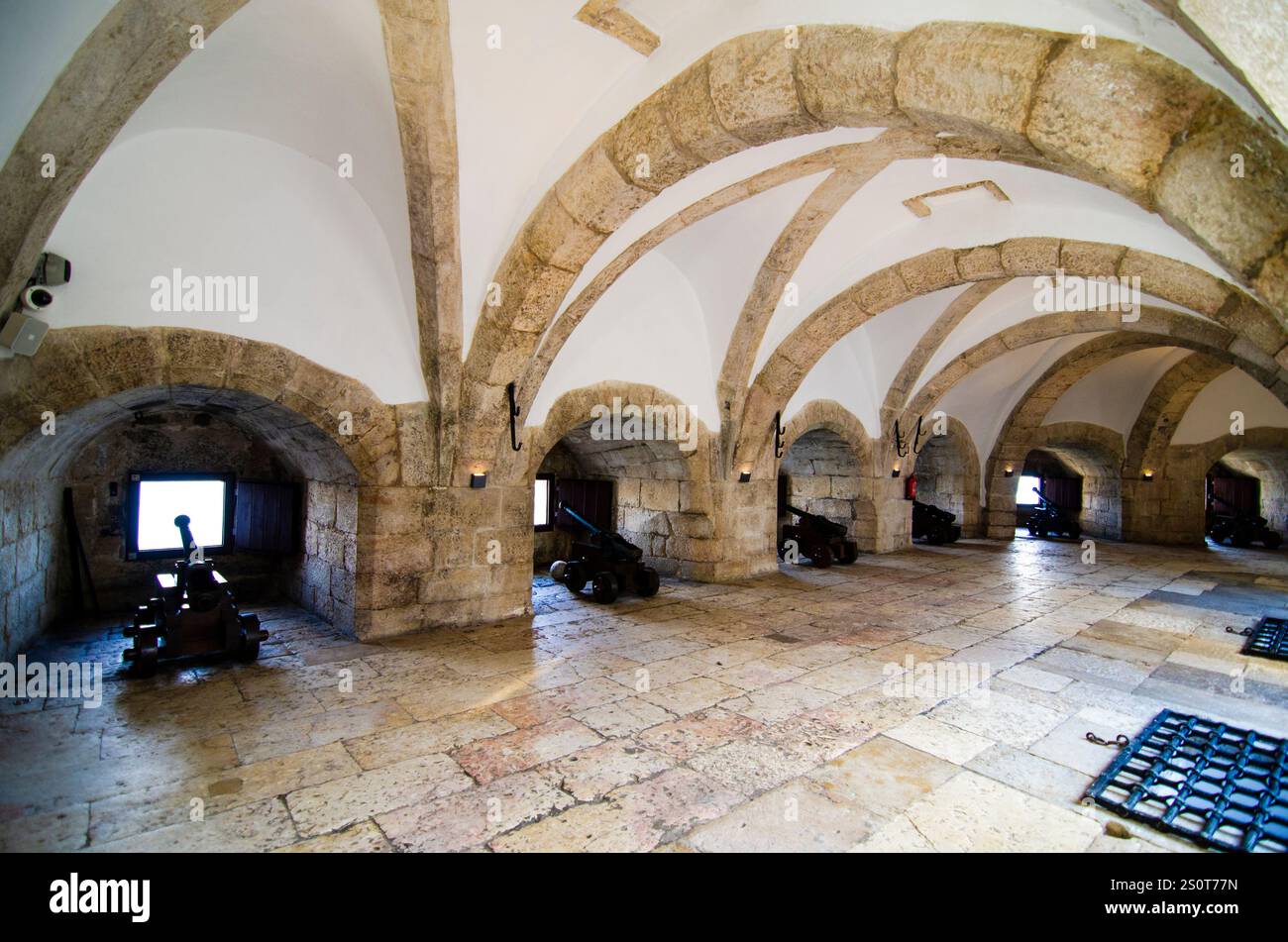 Torre de Belem. Archi in stile Rennaissance. Costruito nel XVI secolo per difendere la foce del fiume Tago. Belem, Lisbona, Portogallo Foto Stock