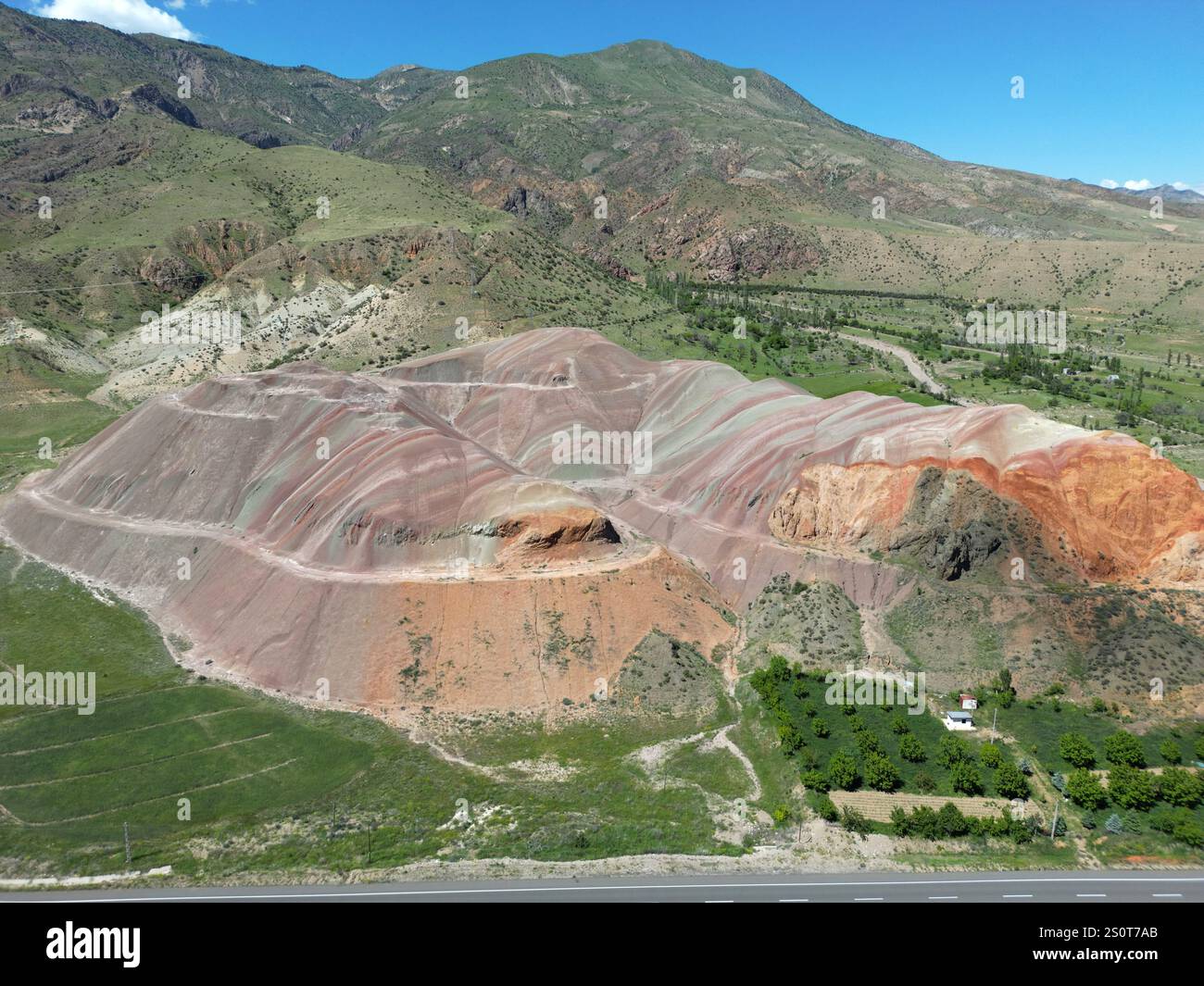 Una vista dalle Rainbow Hills a Erzurum, Turchia Foto Stock