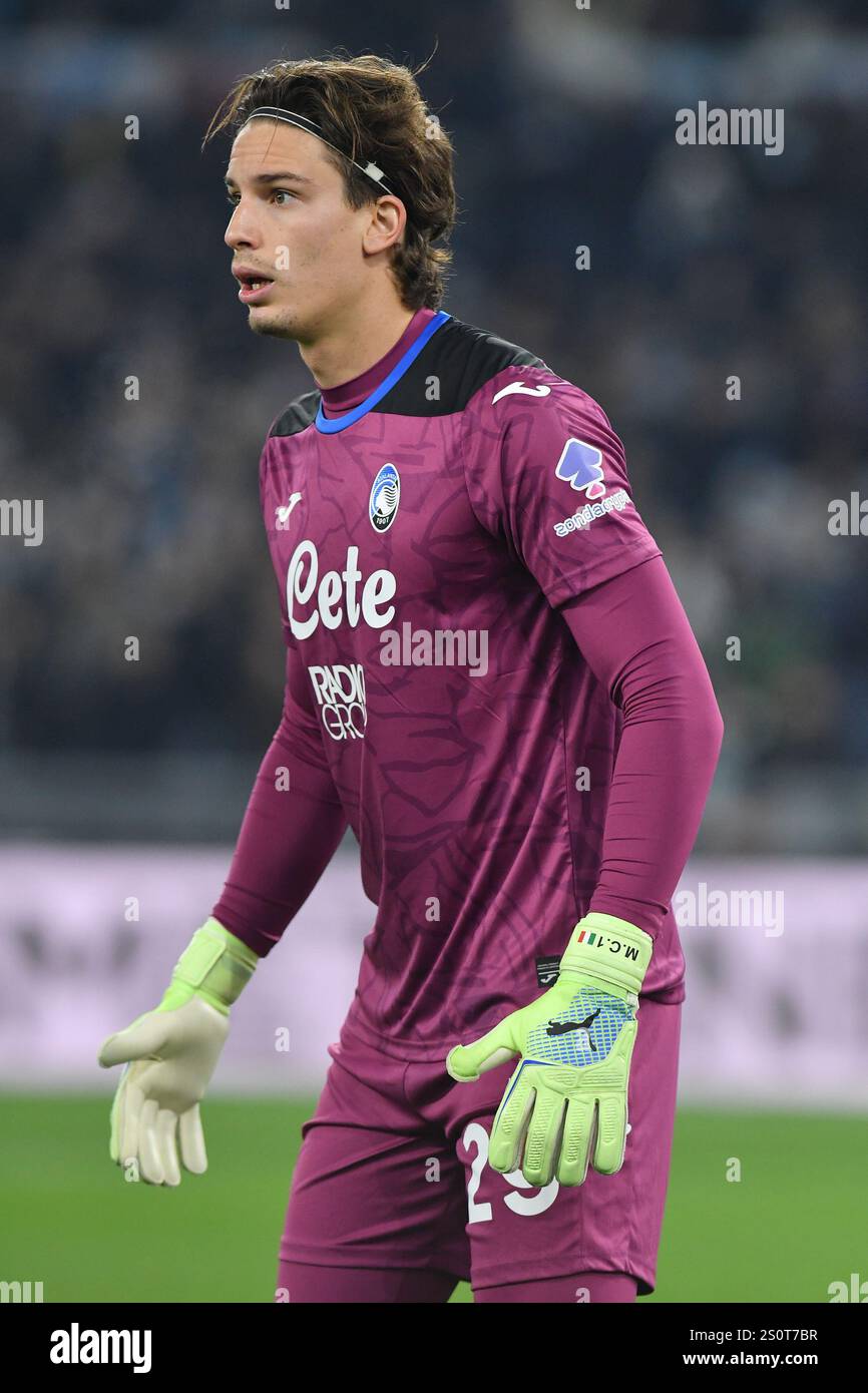 Roma, Italia. 28 dicembre 2024. Marco Carnesecchi dell'Atalanta durante la partita di serie A tra Lazio e Atalanta allo stadio Olimpico di Roma, 28 dicembre 2024. &#XA;Mattia Vian durante SS Lazio vs Atalanta BC, partita di serie A italiana a Roma, Italia, dicembre 28 2024 crediti: Agenzia fotografica indipendente/Alamy Live News Foto Stock