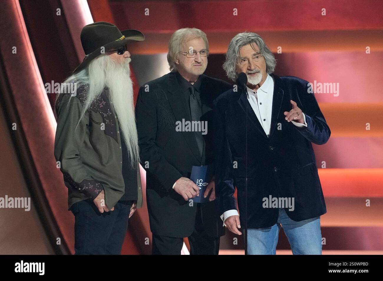20 novembre 2024 - Nashville, Tennessee - William Lee Golden, Duane Allen e Richard Sterban degli Oak Ridge Boys. 58th Annual CMA Awards, la più grande serata di musica country, tenutasi presso Bridgestone Arena. (Credit Image: © Mickey Bernal/AdMedia via ZUMA Press Wire) SOLO PER USO EDITORIALE! Non per USO commerciale! Foto Stock