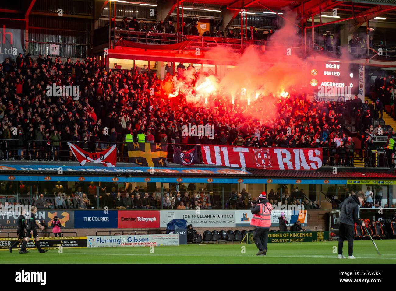 Dundee, Scozia. 31 dicembre 2024. Aberdeen Ultras è il capo della partita della Scottish Premiership tra il Dundee United che ospita l'Aberdeen al Tannadice Park. Foto Stock