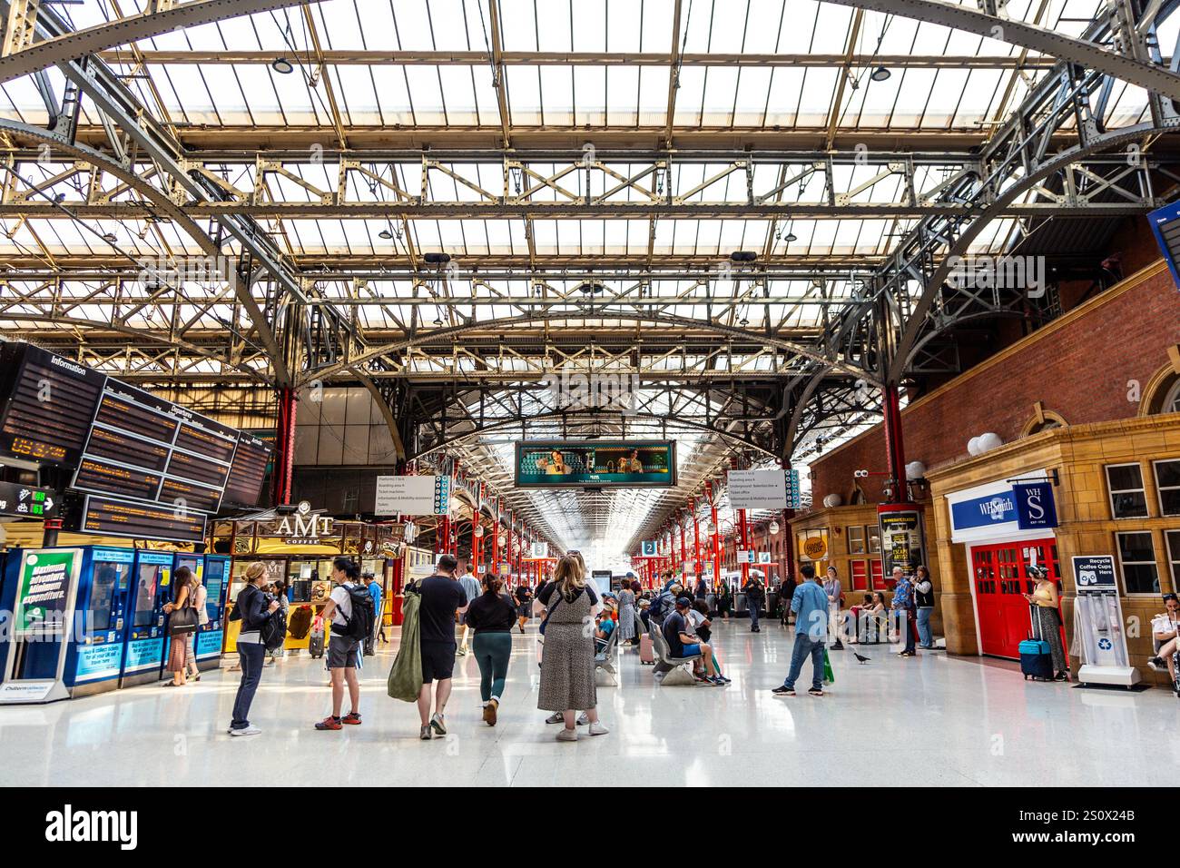 Atrio della stazione ferroviaria di Londra Marylebone, Londra, Inghilterra Foto Stock