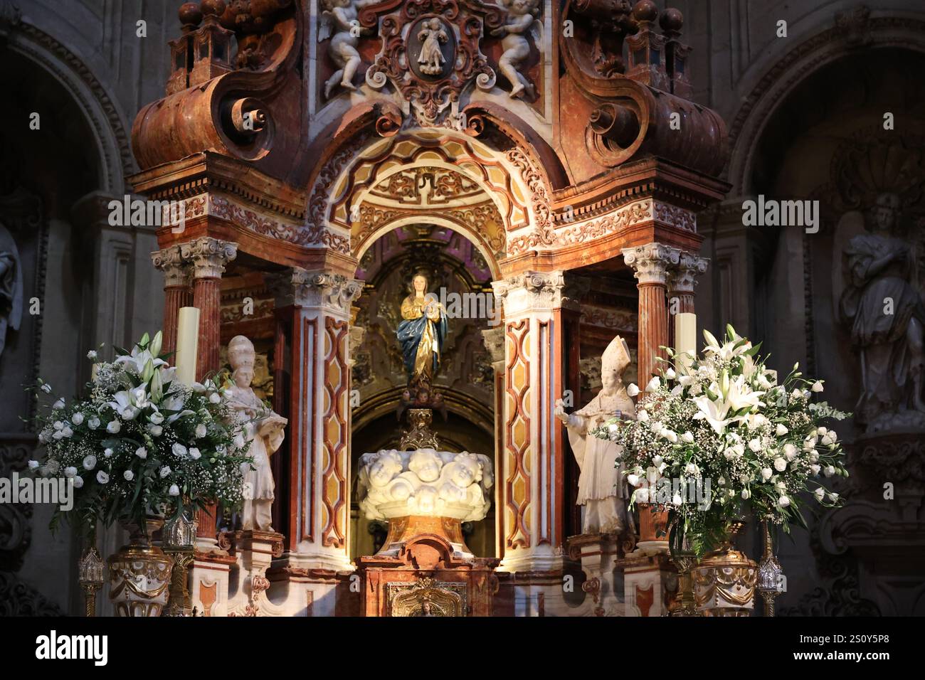 Vista interna della Chiesa Parrocchiale del Tabernacolo - Iglesia Parroquial del Sagrario - di Granada, Andalusia, Spagna Foto Stock