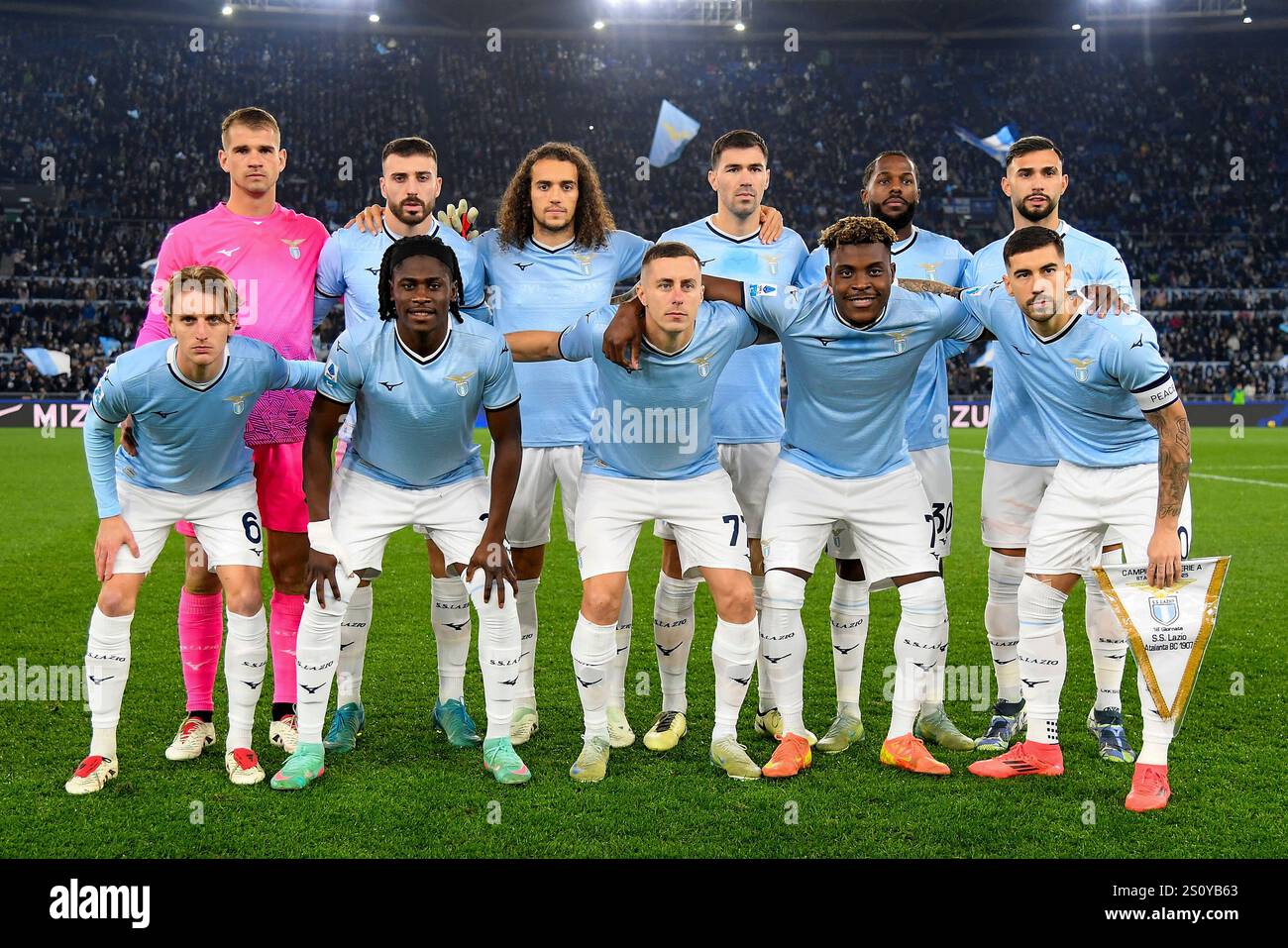 Roma, Italia. 28 dicembre 2024. Squadra del SS Lazio durante la partita di calcio di serie A Enilive tra SS Lazio e Atalanta allo stadio Olimpico di Roma, Italia - sabato 28 dicembre 2024. Sport - calcio. (Foto di Fabrizio Corradetti/LaPresse) credito: LaPresse/Alamy Live News Foto Stock