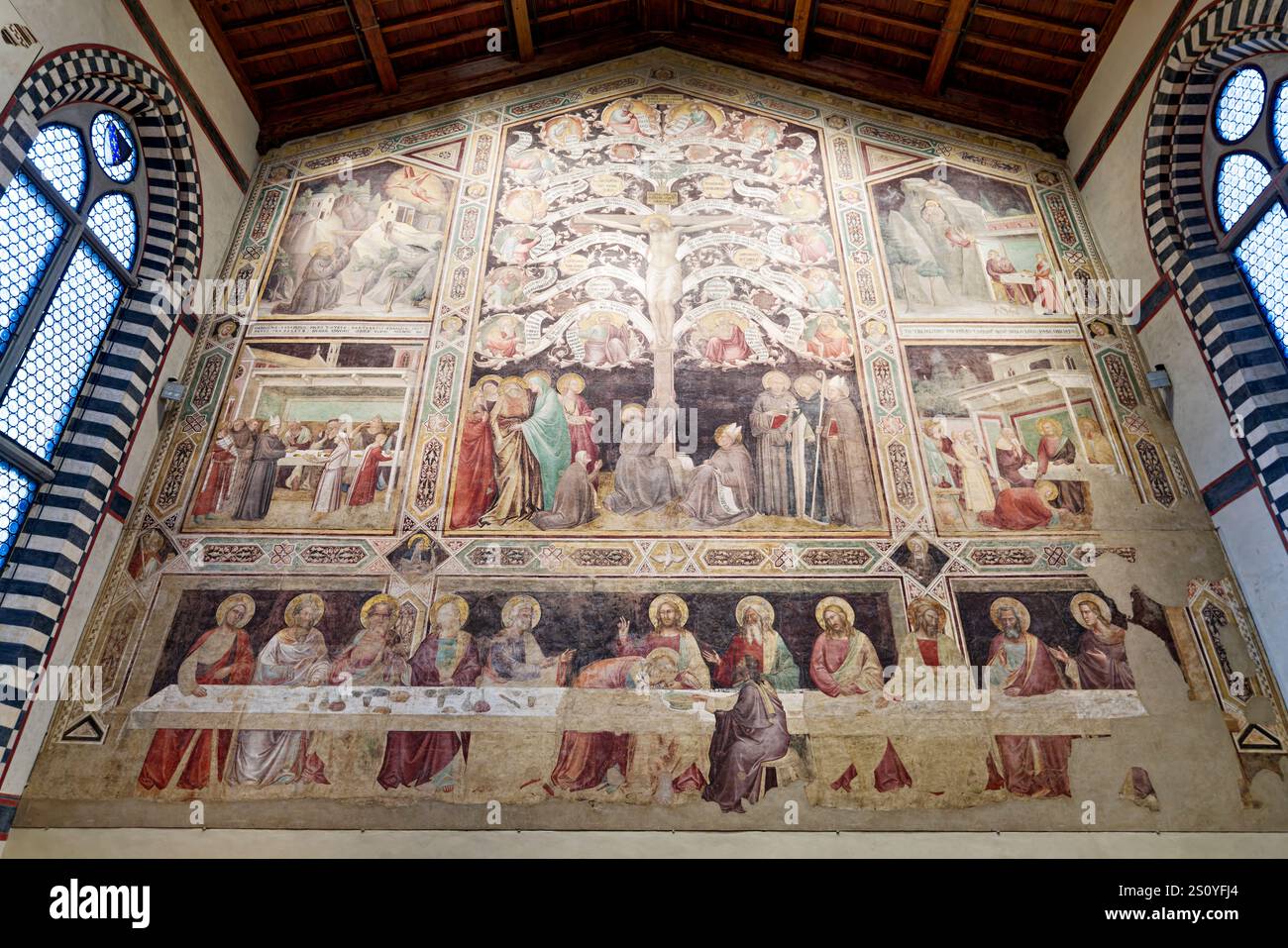 Firenze Toscana Italia. Basilica di Santa Croce. Affreschi di Taddeo Gaddi nel refettorio Foto Stock