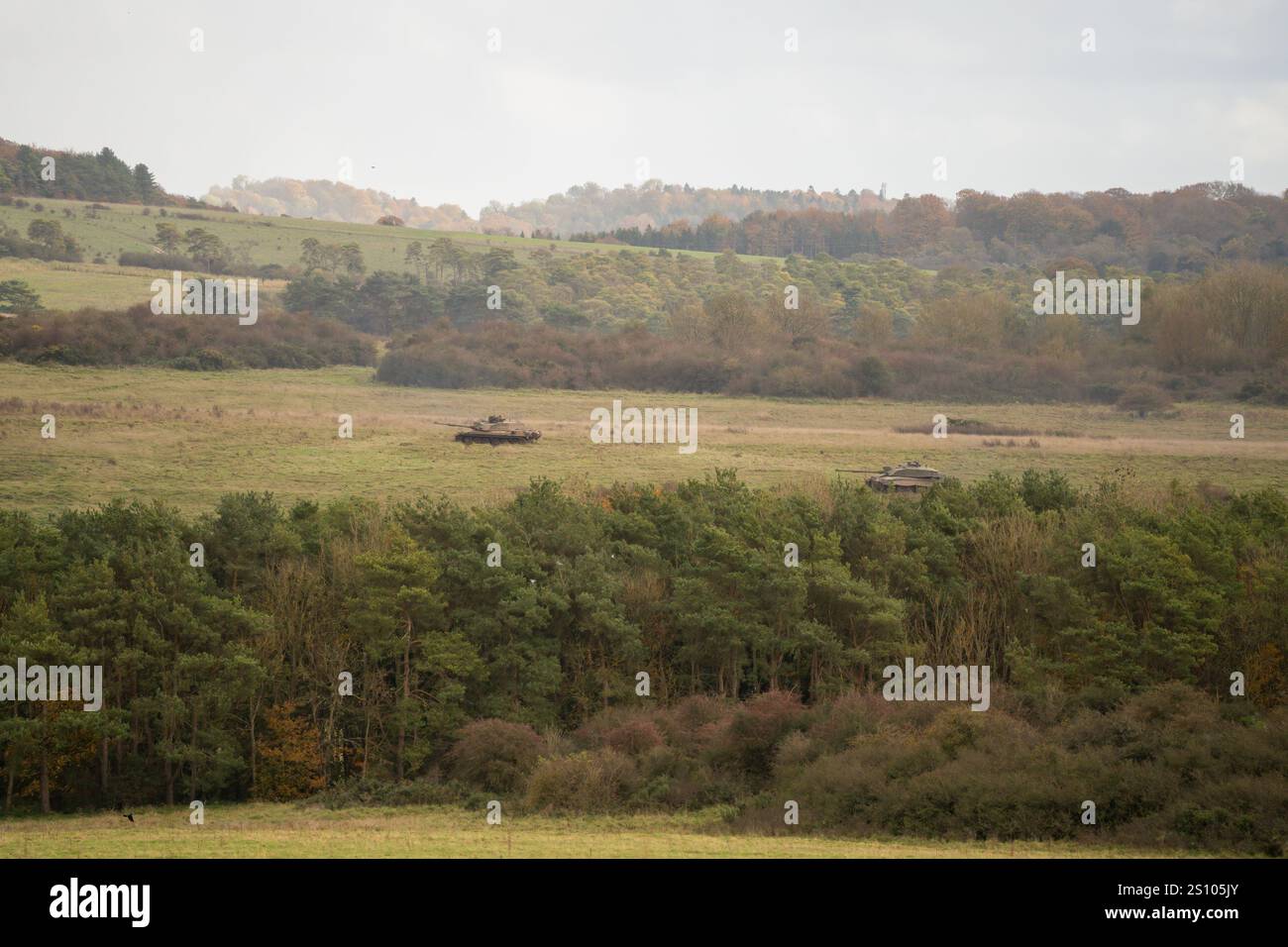 Esercito britannico FV4034 Challenger 2 II in azione per un'esercitazione militare Foto Stock