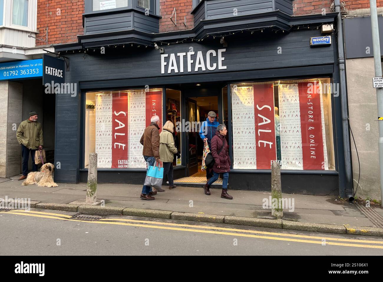 Negozio di abbigliamento FatFace su Newton Road. Mumbles, Swansea, Galles, Regno Unito. 28 dicembre 2024. Foto Stock