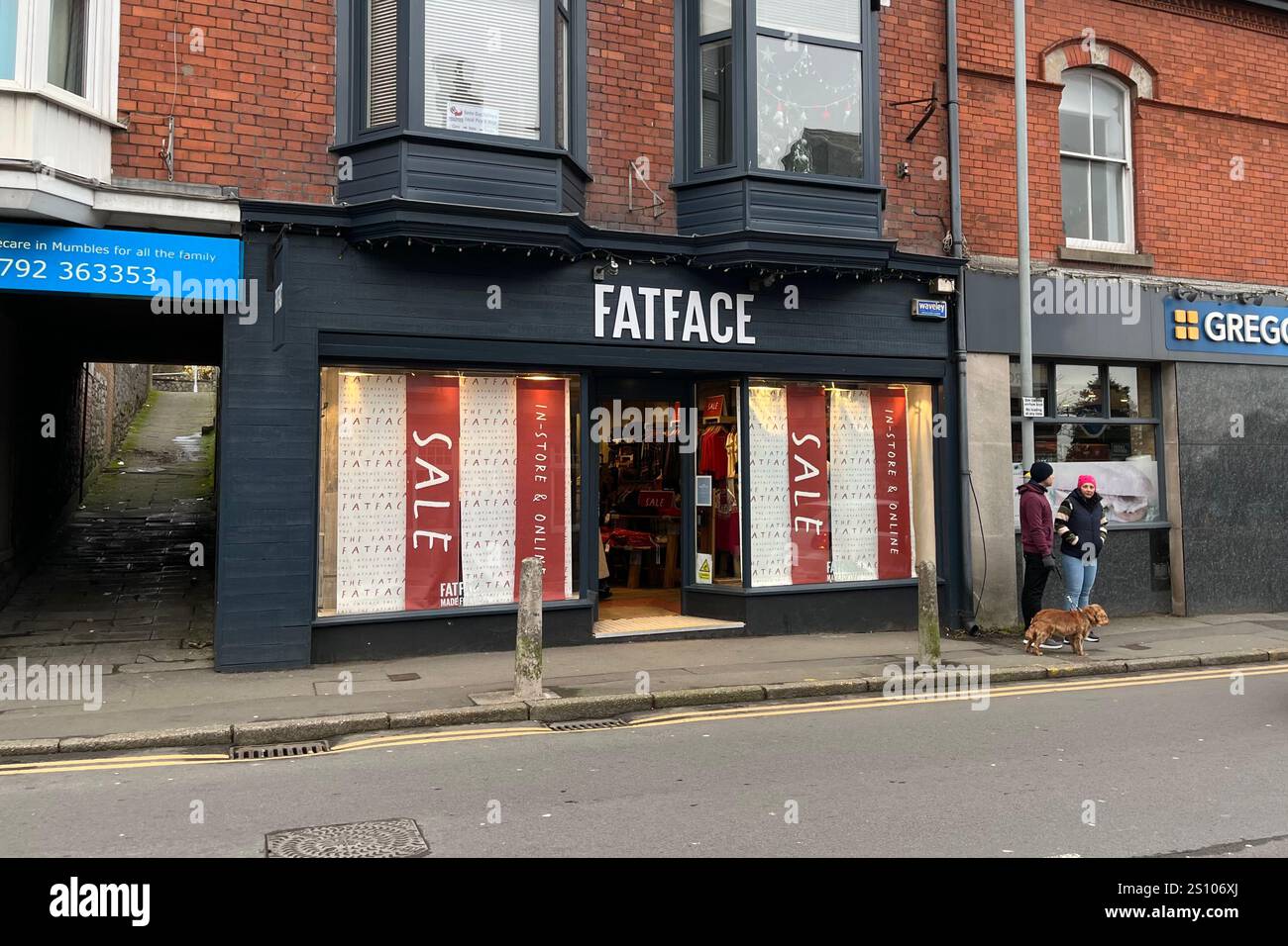 Negozio di abbigliamento FatFace su Newton Road. Mumbles, Swansea, Galles, Regno Unito. 28 dicembre 2024. Foto Stock