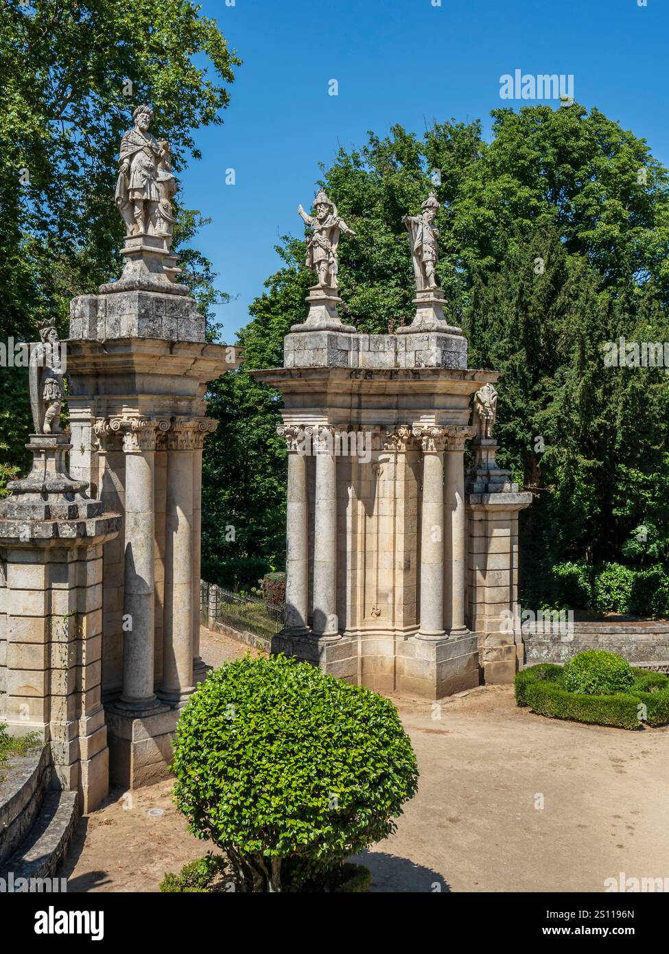 Grounds, nostra Signora dei rimedi Chruch, Lamego, Portogallo. Foto Stock