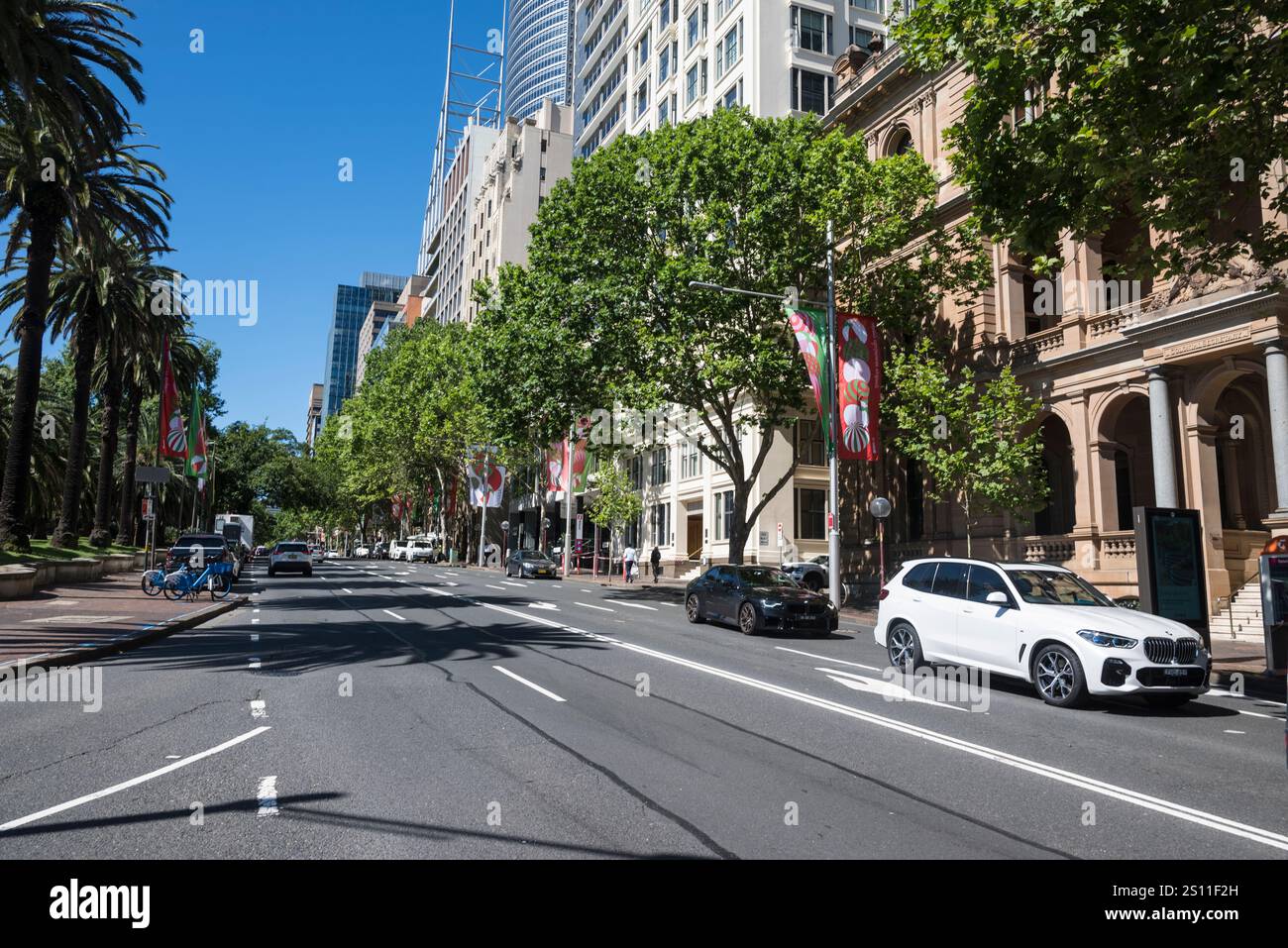 Macquarie Street, una strada storica nel quartiere finanziario centrale, CBD, Sydney, NSW, Australia Foto Stock