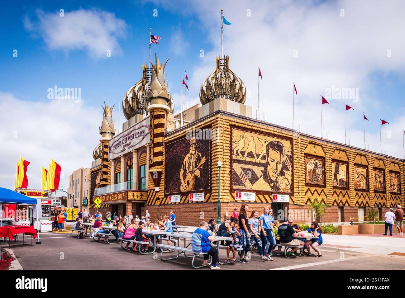Mitchell SD USA - 26 agosto 2017: Il Corn Palace serve la comunità come sede di concerti, eventi sportivi, mostre e altri eventi locali. Foto Stock