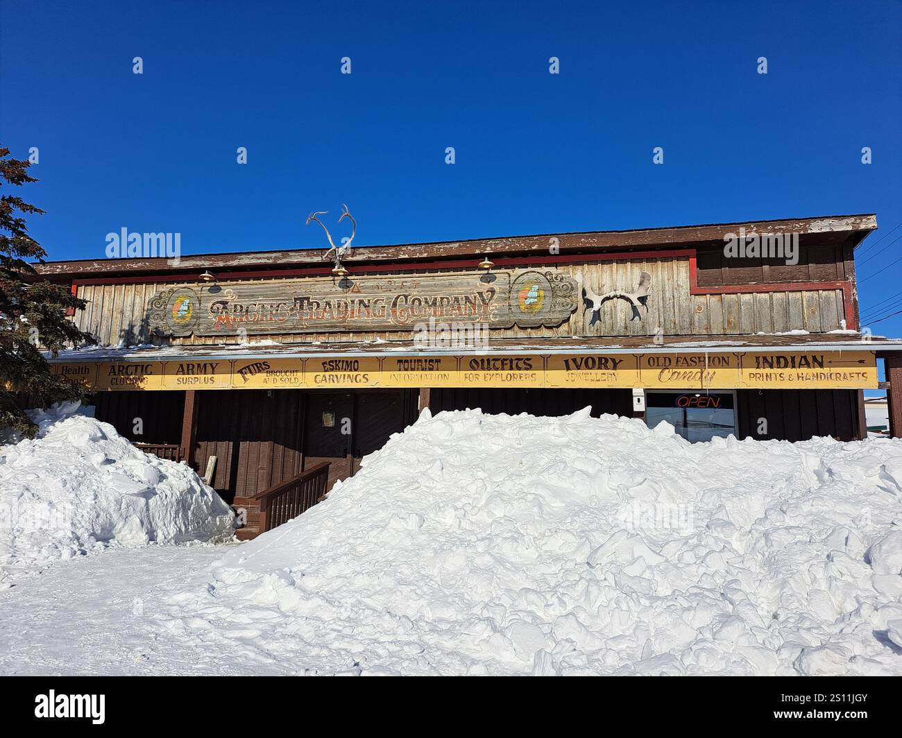 Negozio Arctic Trading Company nel centro di Churchill, Manitoba, Canada Foto Stock