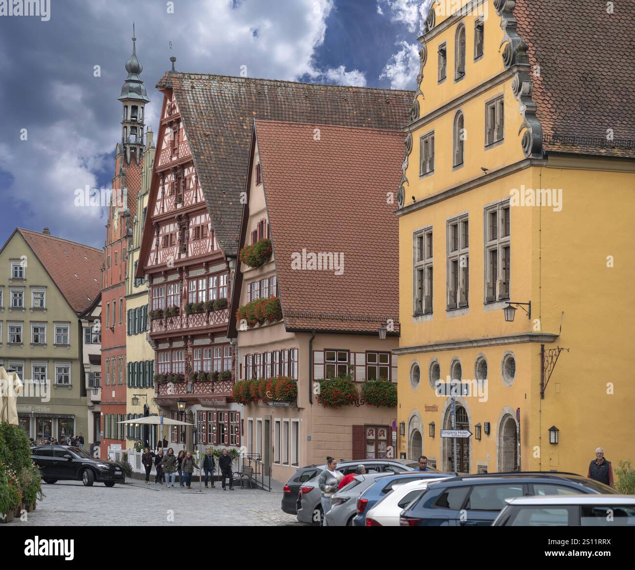 Edifici storici residenziali e commerciali, Segringer Str., Dinkelsbuehl, Baviera, Germania, Europa Foto Stock