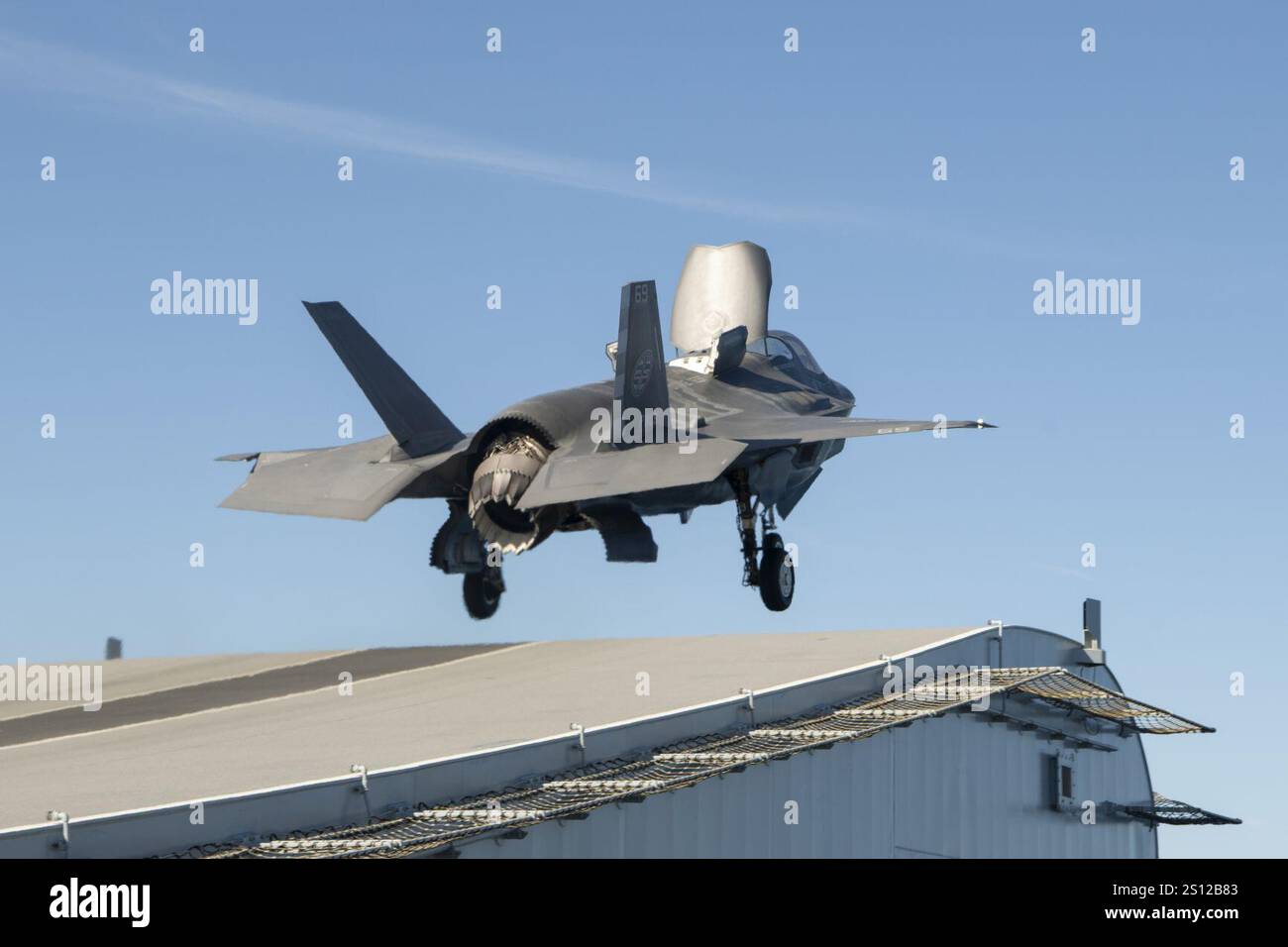 F-35B decollo corto dalla HMS Prince of Wales. Foto Stock