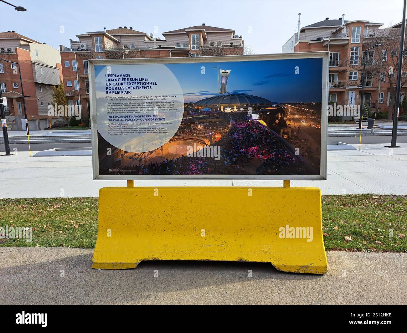 Esplanade Financiere presso lo Stadio Olimpico di Montreal, Quebec, Canada Foto Stock