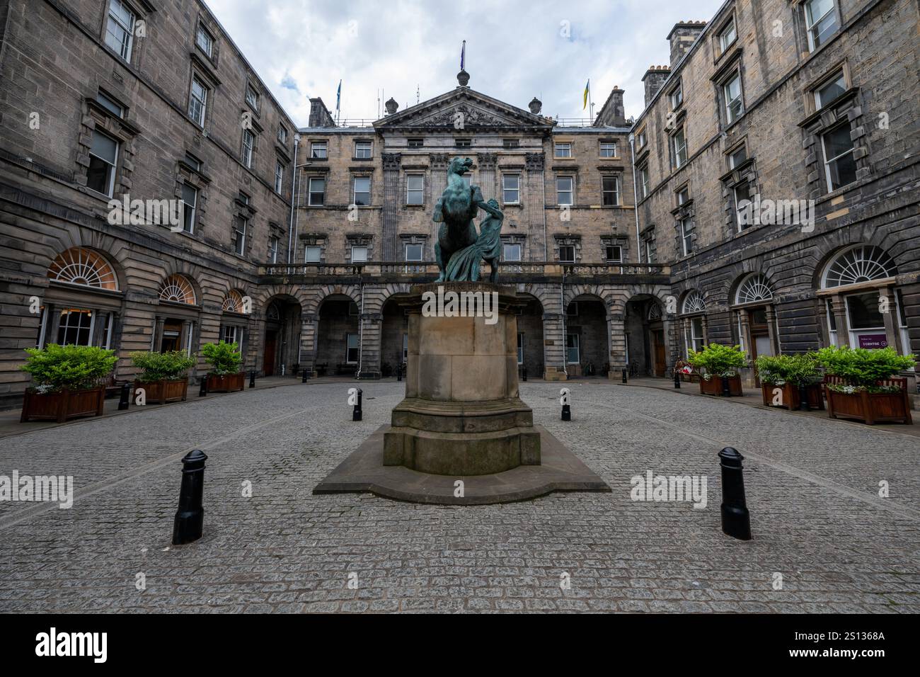 La facciata dell'edificio City Chambers a Edimburgo, Scozia, Regno Unito Foto Stock