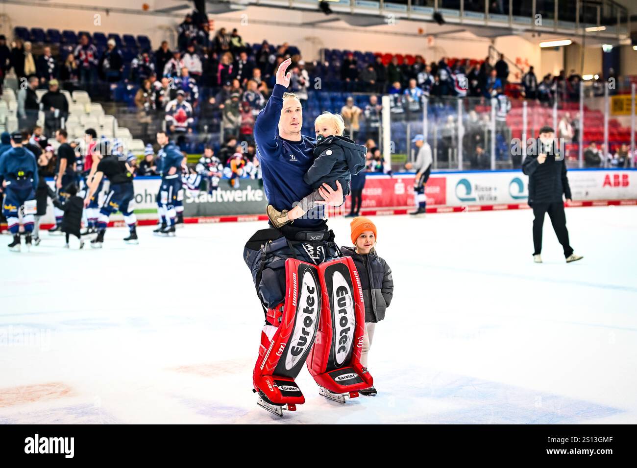 Jubel, Freude bei Andreas Andy Jenike (Iserlohn Roosters, #92), GER, Iserlohn Roosters vs. Duesseldorfer EG, Eishockey, Penny-DEL, 32. Spieltag, Spielzeit 2024/2025, 30.12.2024, foto: Jonas Brockmann/Eibner-Pressefoto Foto Stock