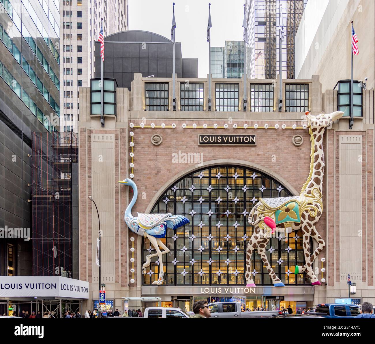 Facciata frontale dell'edificio Louis Vuitton nel centro di manhattan Foto Stock