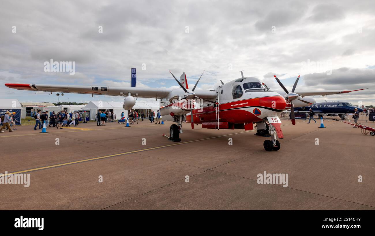 Conair S-2T Turbo Firecat, in mostra statica al Royal International Air Tattoo 2024. Foto Stock