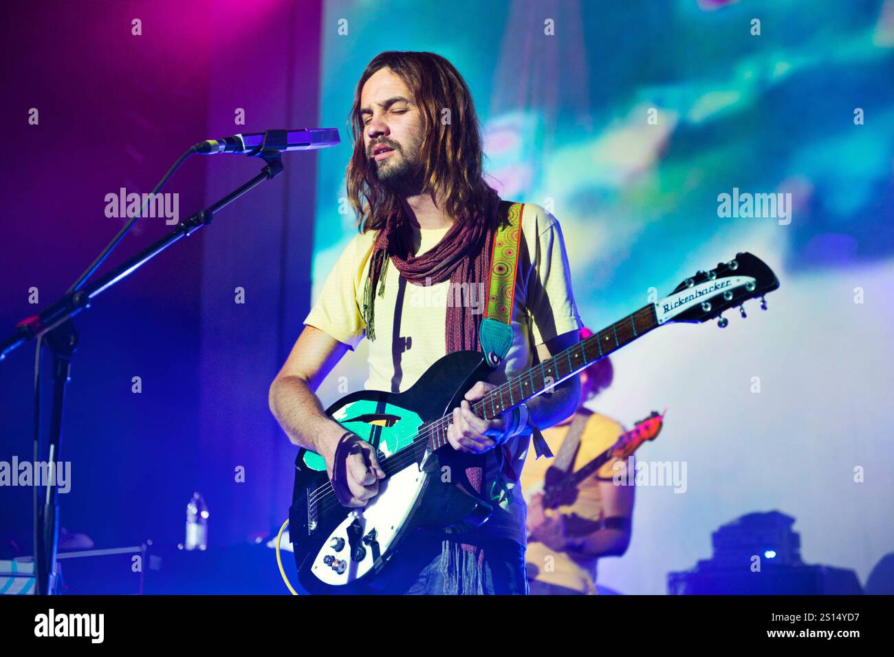 Gruppo rock australiano Tame Impala in concerto presso l'Istituto, Birmingham, Regno Unito, 14 luglio 2014. Kevin Parker leader della band, chitarrista e cantante (centro). Foto Stock